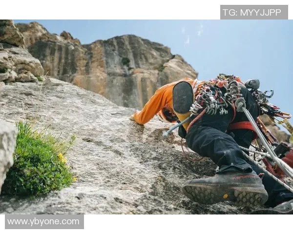 上海攀岩队技术提升之路：探索攀岩技巧与训练方法的深度分析