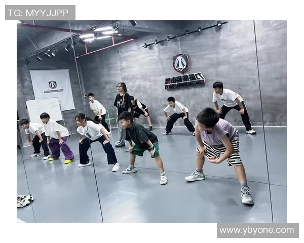 街舞装备选购指南:精选专业服装助你舞出风采与自信 街舞装备选购指南:精选专业服装助你舞出风采与自信