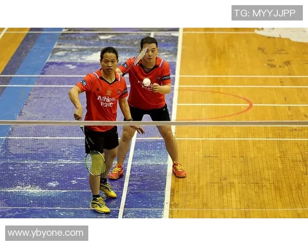 南京羽毛球队与西安羽毛球队赛后复盘分析双方状态与表现对比