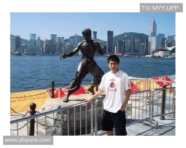 赵泰隆：从篮球新星到职业生涯转折的传奇之路探秘