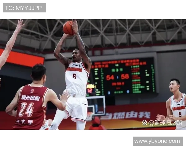 马尚布鲁克斯的篮球之路：从新秀到明星的成长历程与挑战